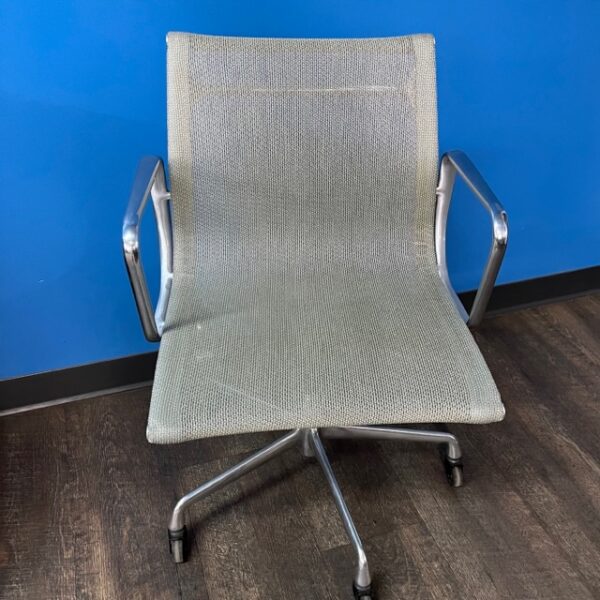 Herman Miller Eames Used Mesh Aluminum Group Management Chair