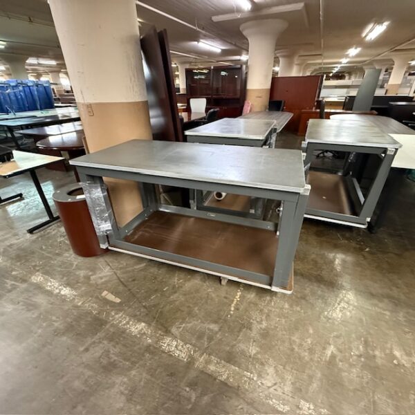 Heavy-duty work table