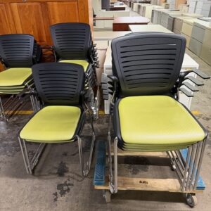 OM stack chair